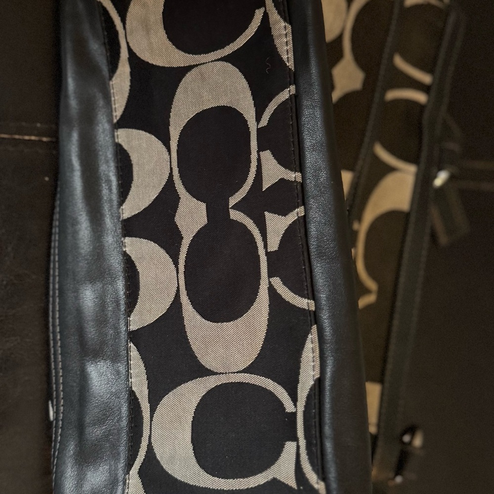 Coach Black and Cream Women's Shoulder Bag - Picture 7 of 16